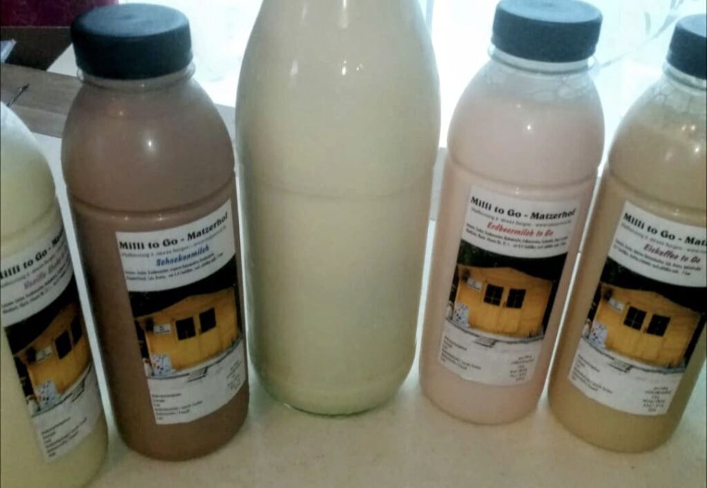 Frische Milch und Milchprodukte vom Matzerhof in Flaschen abgefüllt – regionale Rohmilch, Kakao und Spezialitäten direkt vom Bauernhof in Bayern