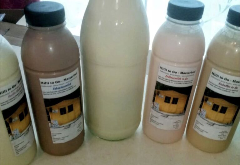 Frische Milch und Milchprodukte vom Matzerhof in Flaschen abgefüllt – regionale Rohmilch, Kakao und Spezialitäten direkt vom Bauernhof in Bayern